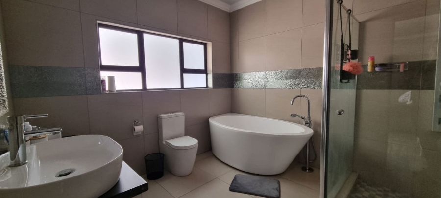 4 Bedroom Property for Sale in Monument Heights Northern Cape